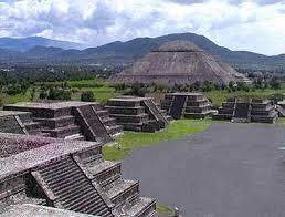 Calzada de los Muertos